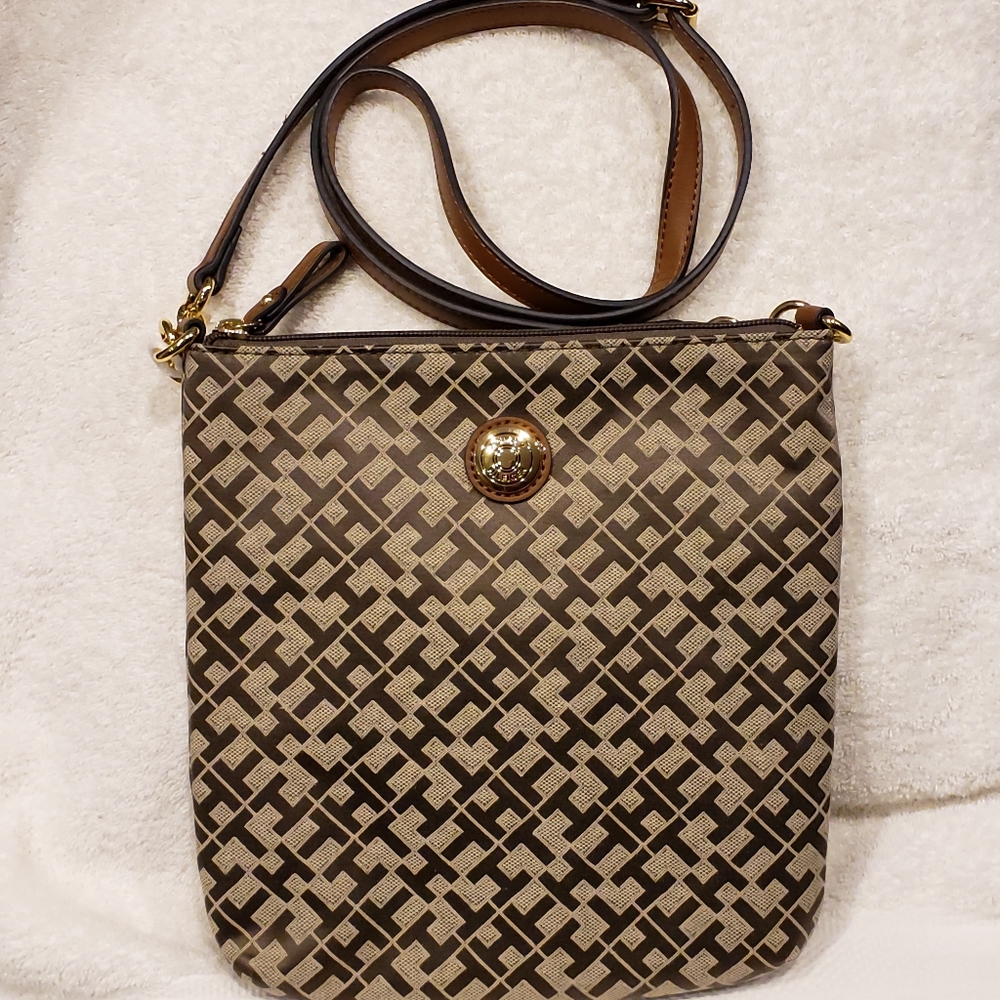Tommy Hilfiger Charcoal/Tan Sig Crossbody NWT